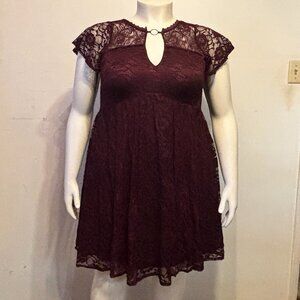 Torrid Plus 2X Burgundy Lace Short Sleeve Dress With Sheer Sleeve and Yoke NWT